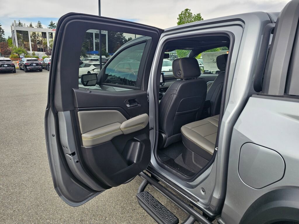New 2026 Chevrolet Colorado ZR2 w/ Midnight Edition AWD/4WD image 23