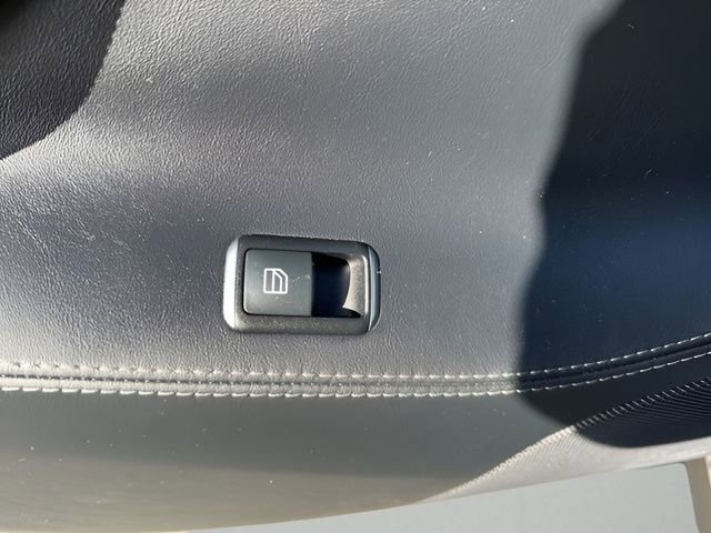 Used 2016 Tesla Model S 90D image 18
