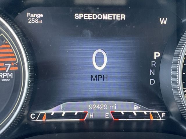 Used 2016 Jeep Cherokee Limited w/ Technology Group FWD image 12