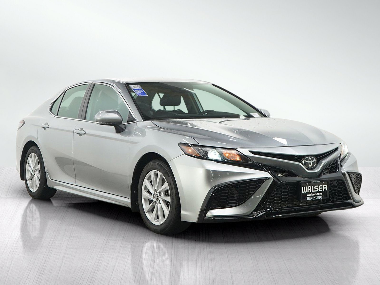 Used 2024 Toyota Camry SE FWD image 7
