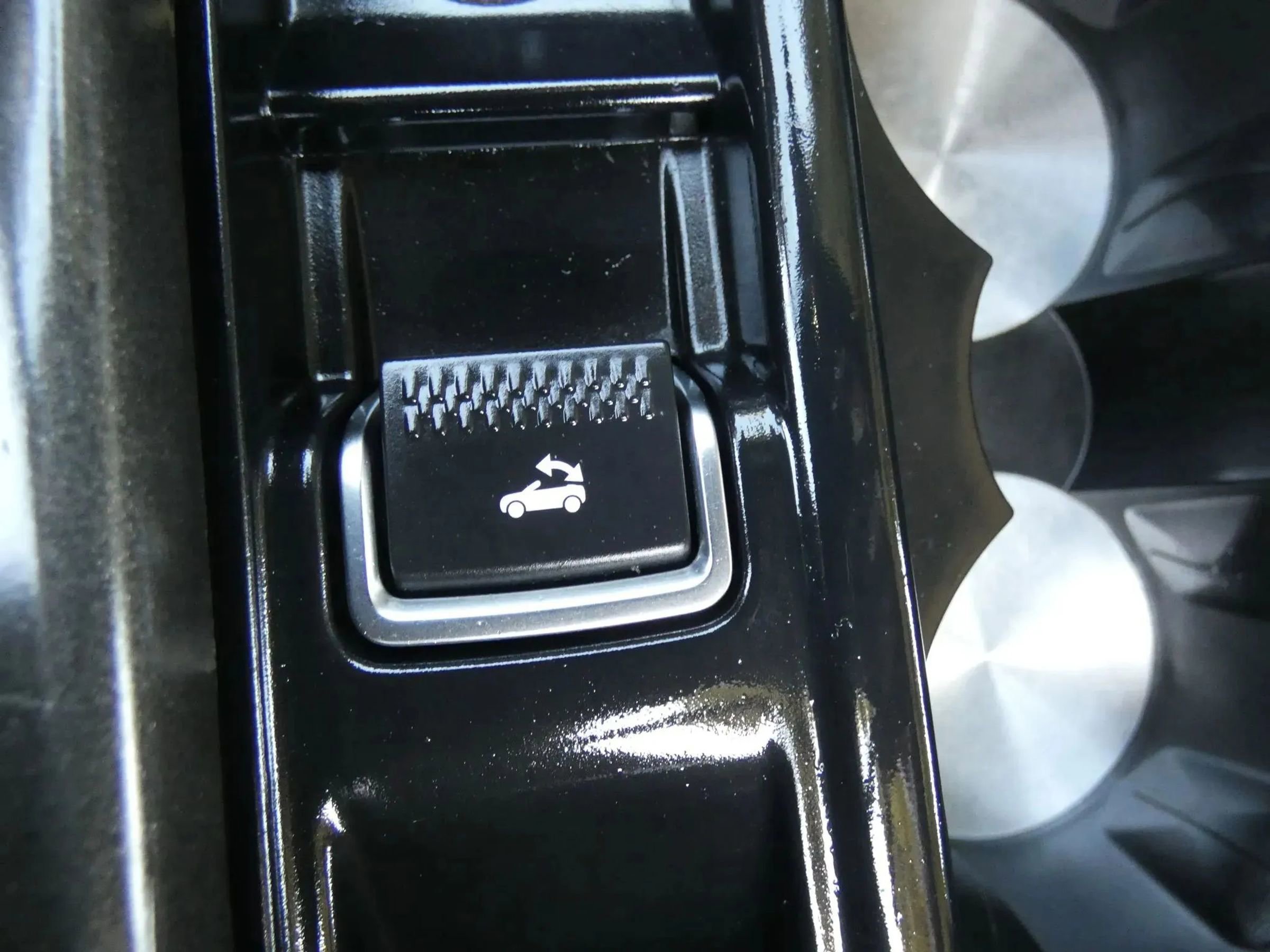 Used 2018 Land Rover Range Rover Evoque SE Dynamic image 62