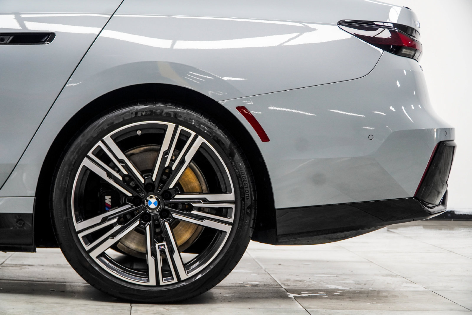 Used 2024 BMW i7 eDrive50 w/ M Sport Package RWD image 13