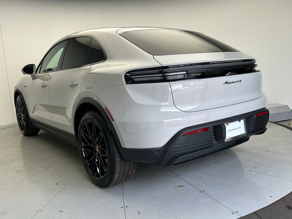 New 2026 Porsche Macan 4S Electric image 3