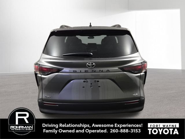 New 2026 Toyota Sienna XLE FWD image 8