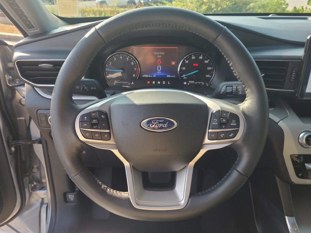 Used 2023 Ford Explorer XLT w/ Equipment Group 202A AWD/4WD image 27