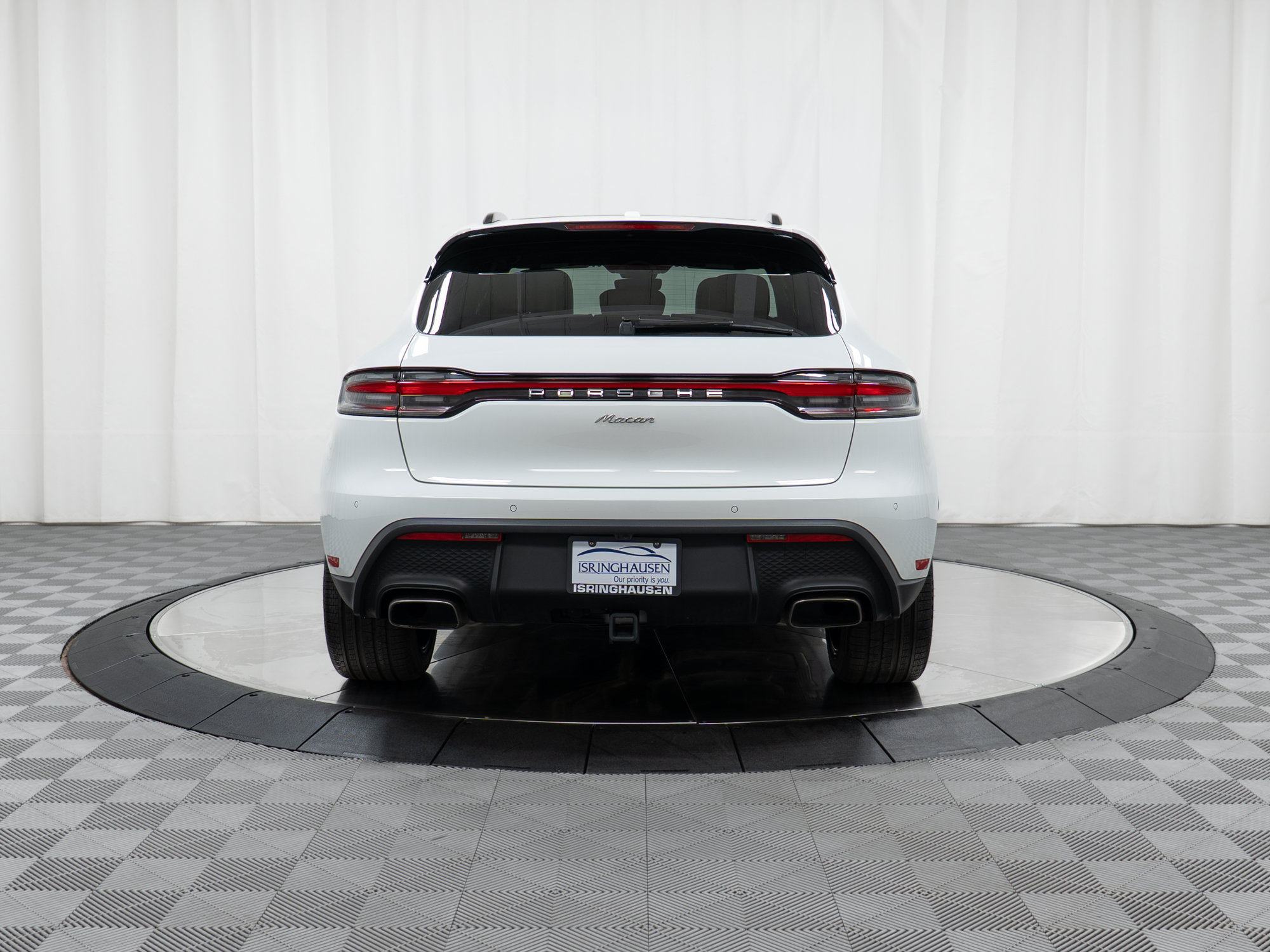 Certified 2022 Porsche Macan AWD/4WD image 6