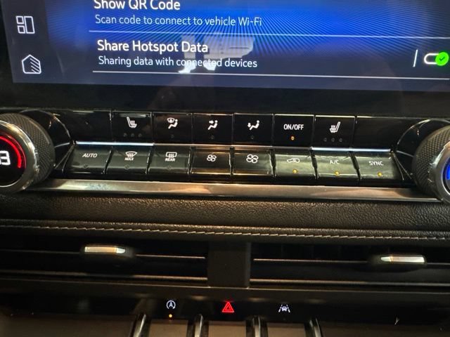 Used 2025 Chevrolet Colorado LT w/ Advanced Trailering Package AWD/4WD image 29