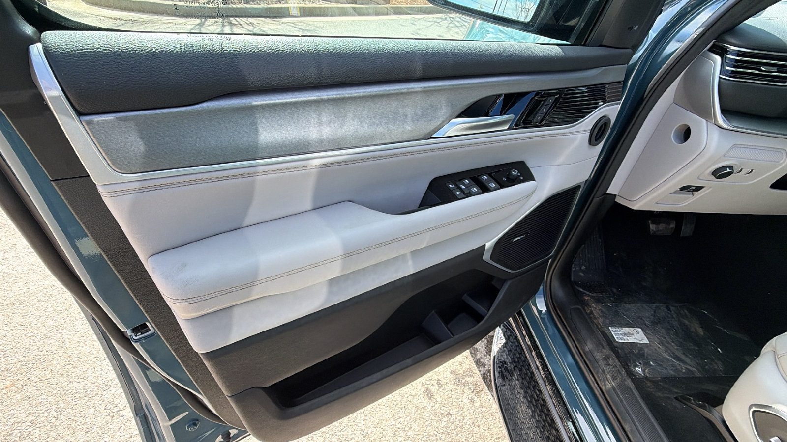 New 2026 Jeep Grand Wagoneer Limited AWD/4WD image 14