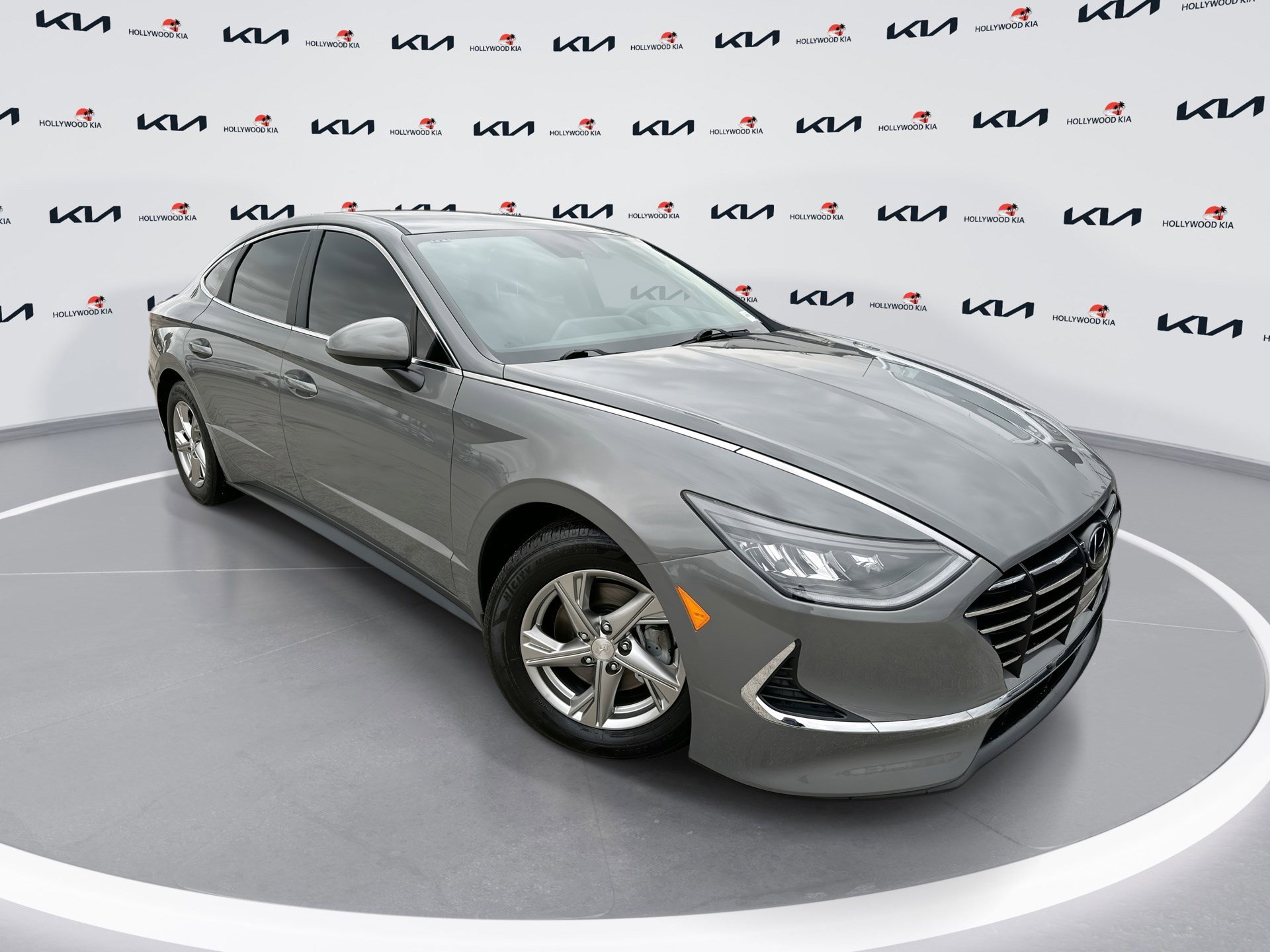 Used 2021 Hyundai Sonata SE image 1