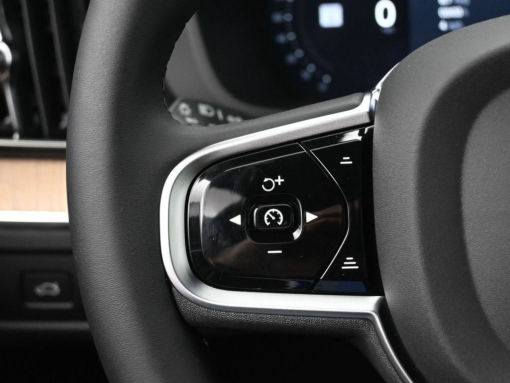 New 2026 Volvo XC60 B5 Plus w/ Climate Package AWD/4WD image 11