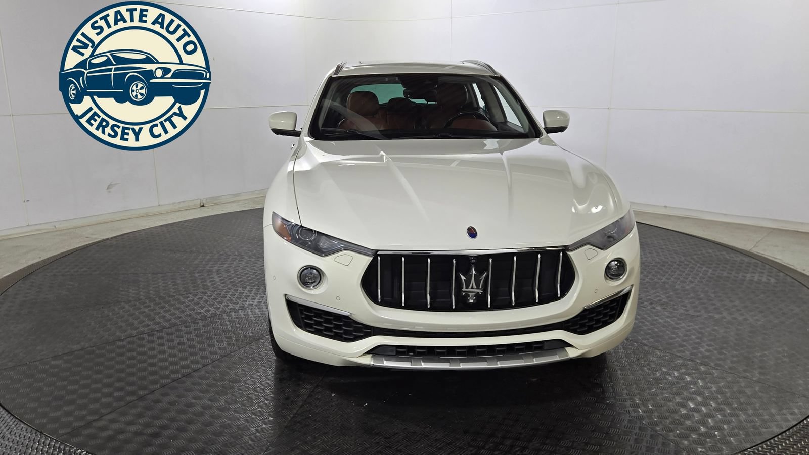 Used 2019 Maserati Levante GranLusso AWD/4WD image 2
