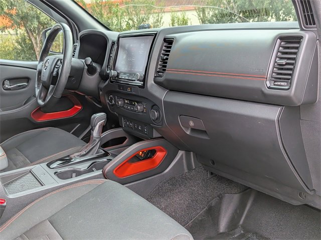 Used 2022 Nissan Frontier PRO-4X image 28