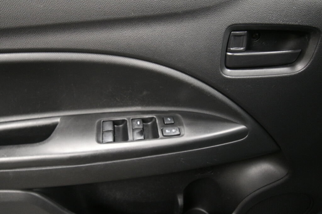 Used 2024 Mitsubishi Mirage G4 ES FWD image 11