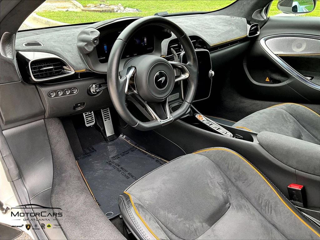 Used 2025 McLaren Artura Spider RWD image 12