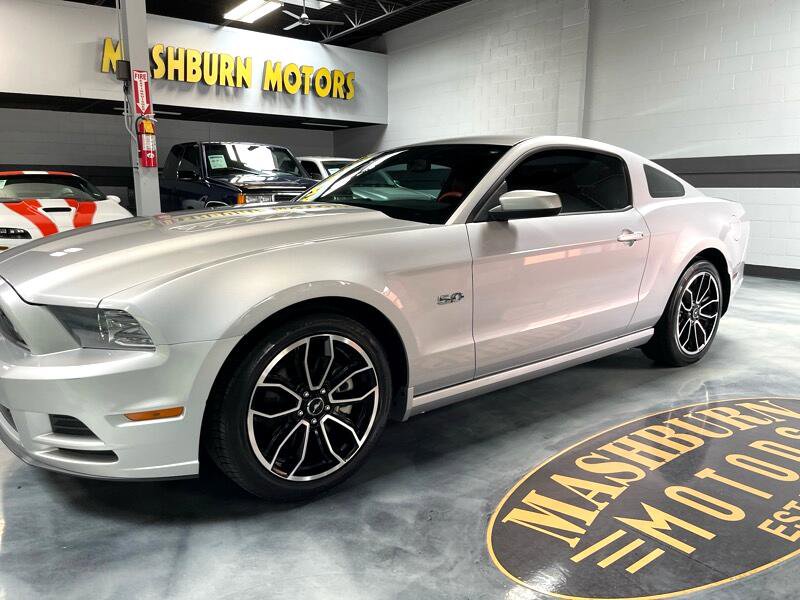 Used 2013 Ford Mustang GT Premium image 2