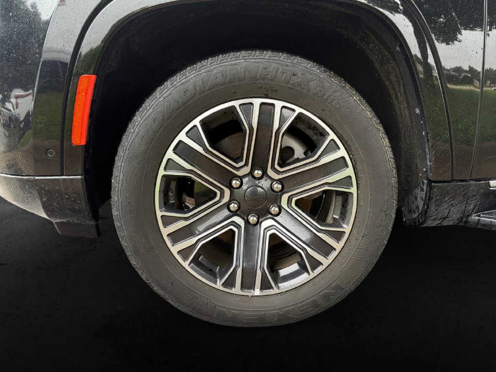 Used 2024 Jeep Wagoneer Series II AWD/4WD image 12