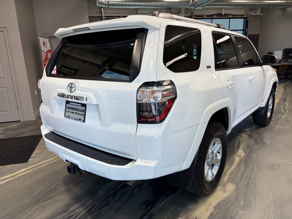 Used 2022 Toyota 4Runner SR5 Premium w/ Moonroof Package AWD/4WD image 40