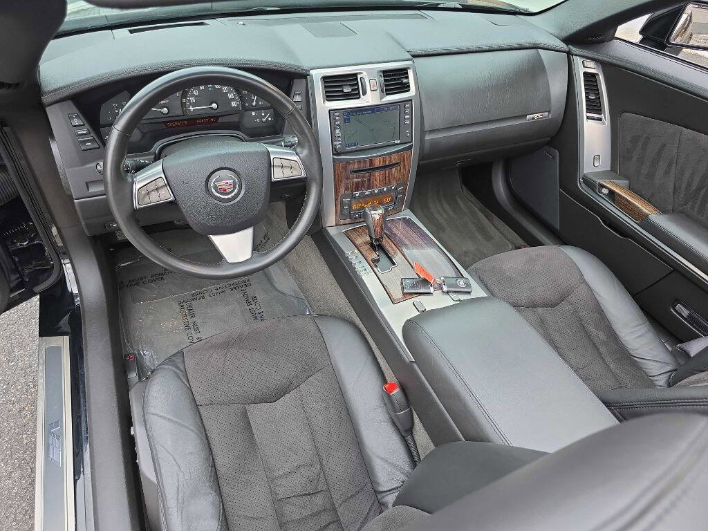Used 2008 Cadillac XLR V image 17