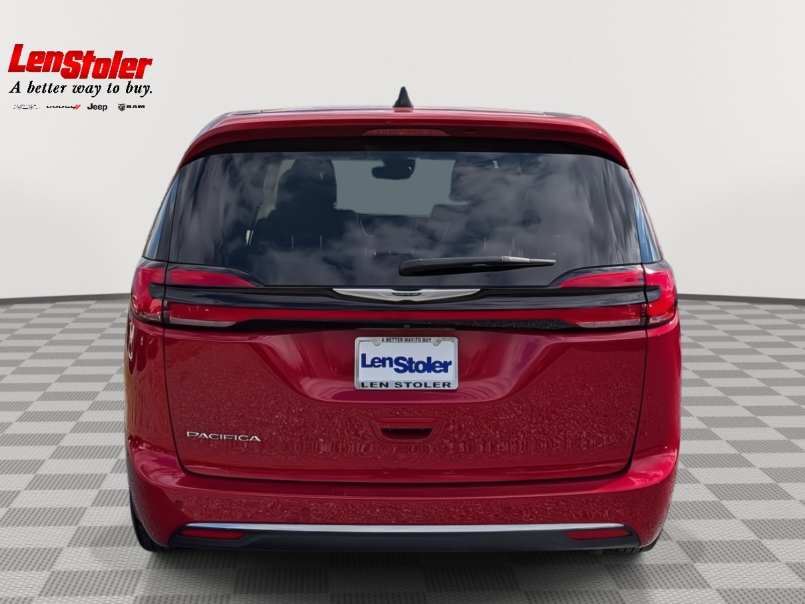 Used 2024 Chrysler Pacifica Touring-L image 4