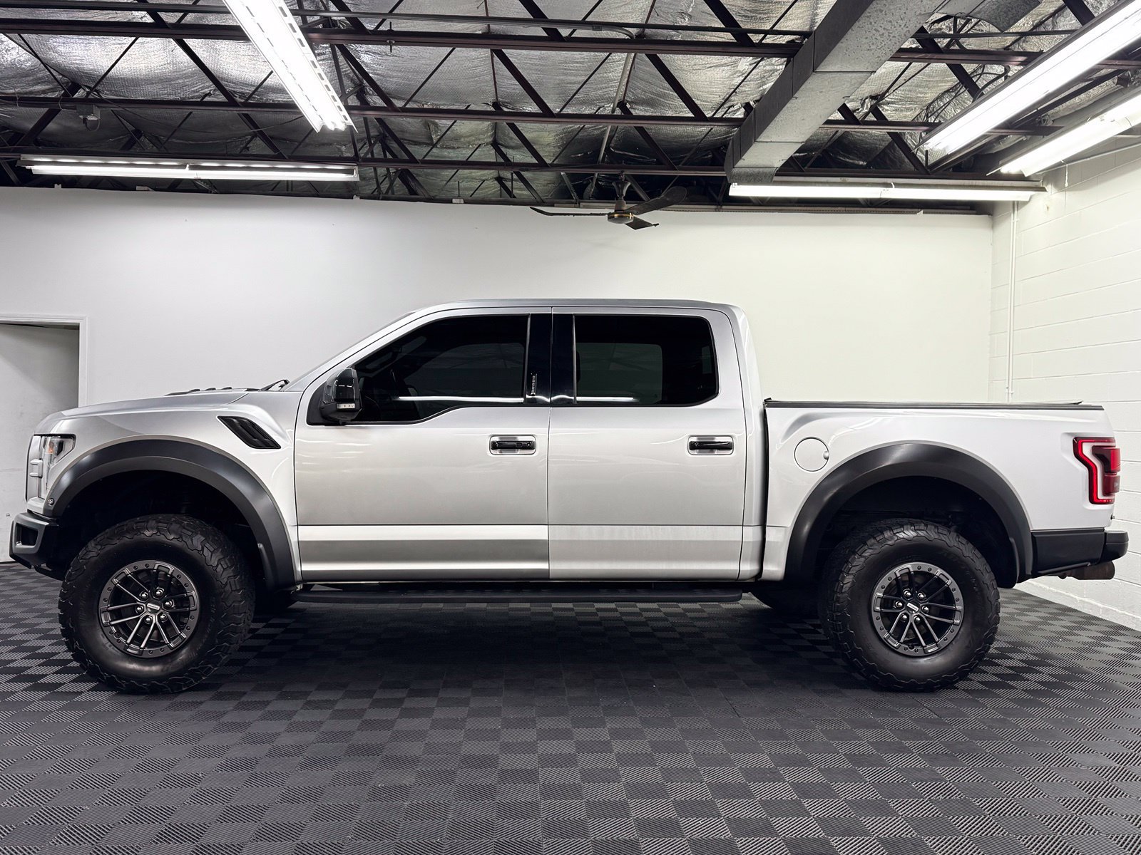 Used 2019 Ford F150 Raptor AWD/4WD image 3