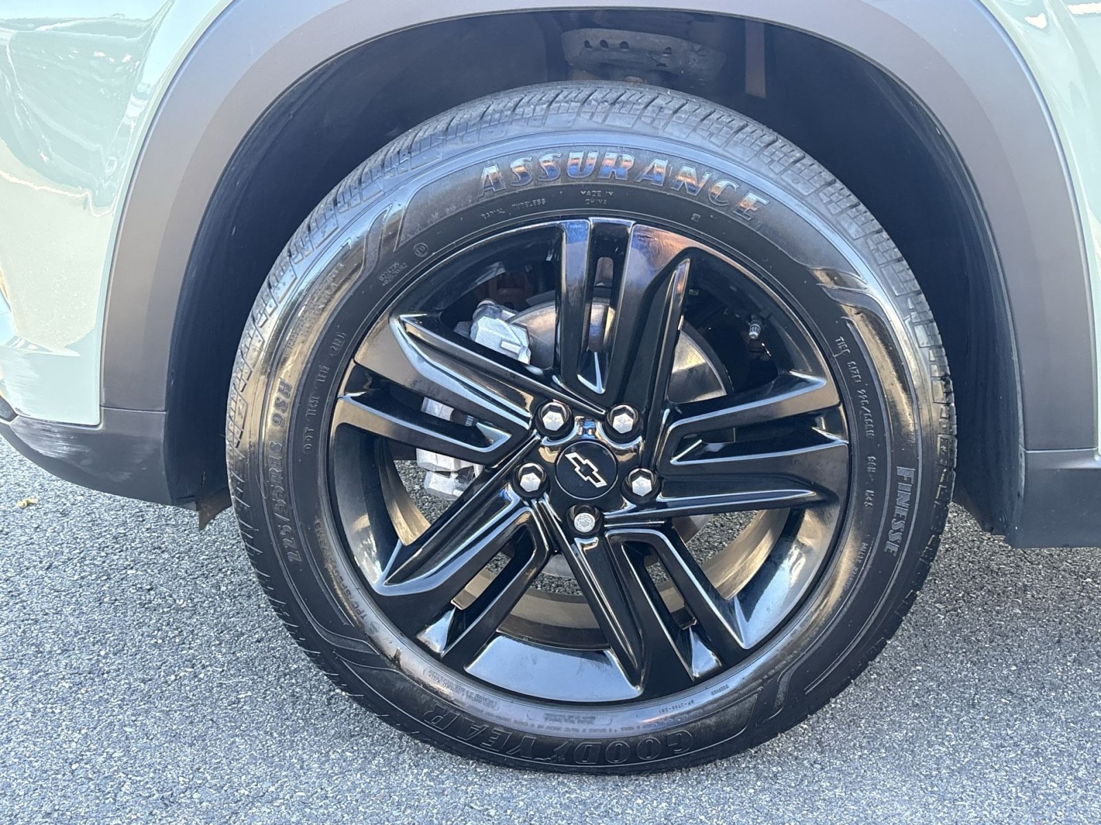 Used 2025 Chevrolet Trax ACTIV w/ Sunroof Package FWD image 12