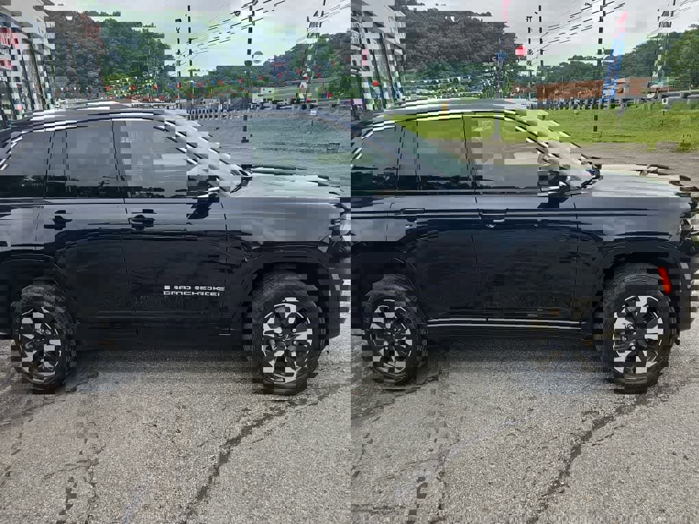 Used 2024 Jeep Grand Cherokee Limited 4xe image 5