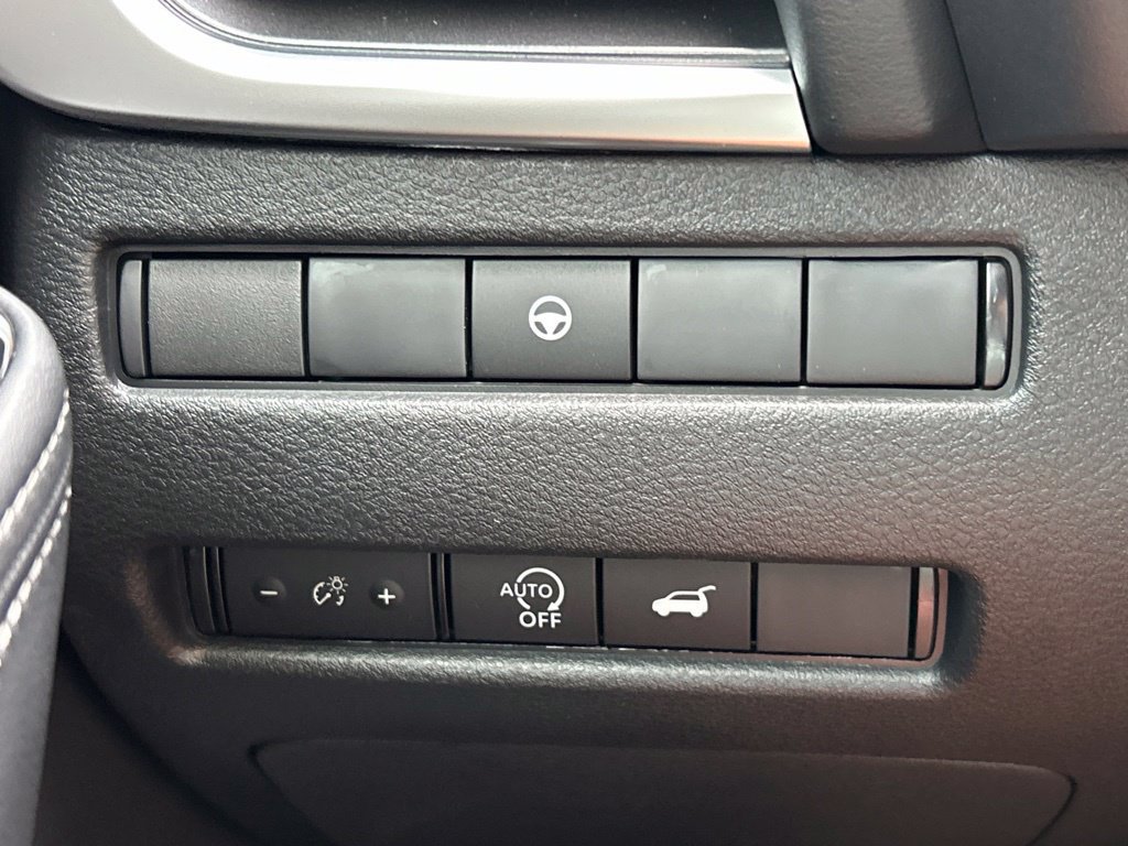 Used 2026 Nissan Rogue SV FWD image 30