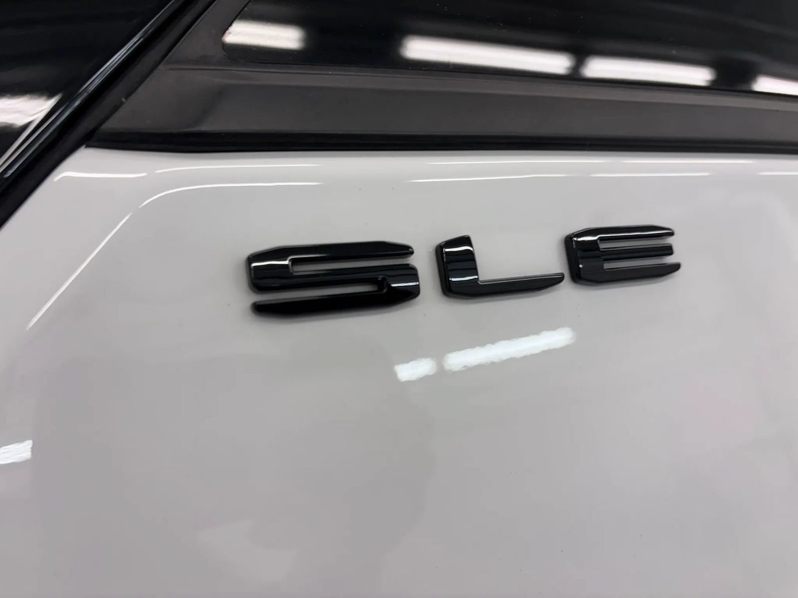Used 2024 GMC Terrain SLE w/ Elevation Edition FWD image 49