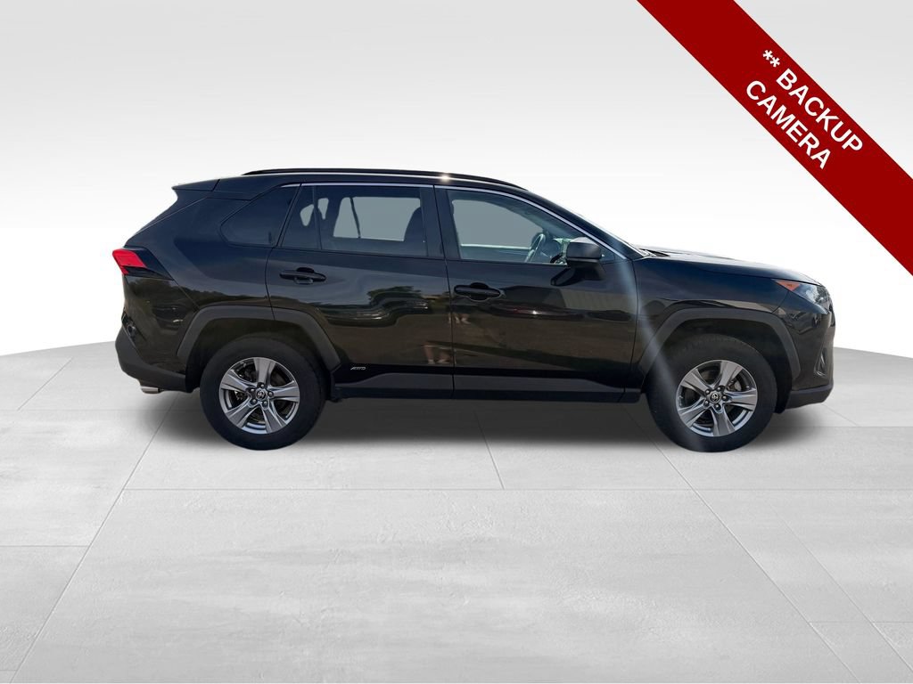Used 2022 Toyota RAV4 LE AWD/4WD image 8