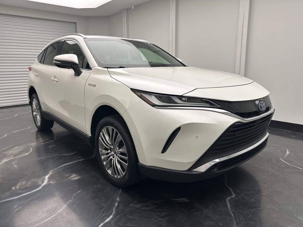 Used 2021 Toyota Venza XLE w/ Softex Package AWD/4WD image 2