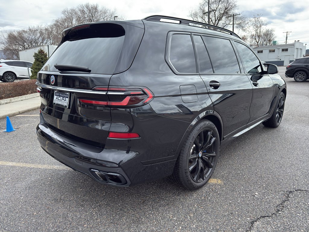 Used 2023 BMW X7 M60i image 7