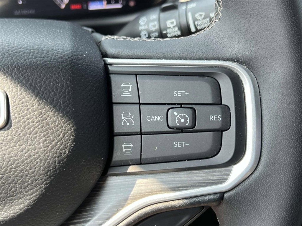 Used 2024 Jeep Wagoneer L Series II w/ Flexible Seating Group image 24