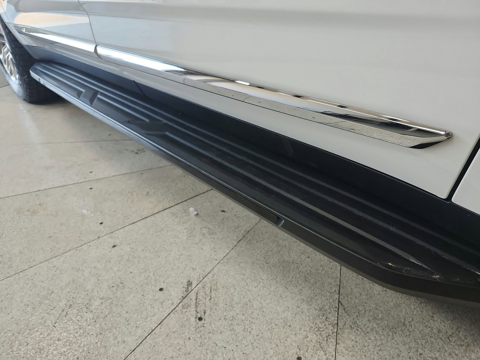 Used 2024 GMC Yukon XL SLT image 54