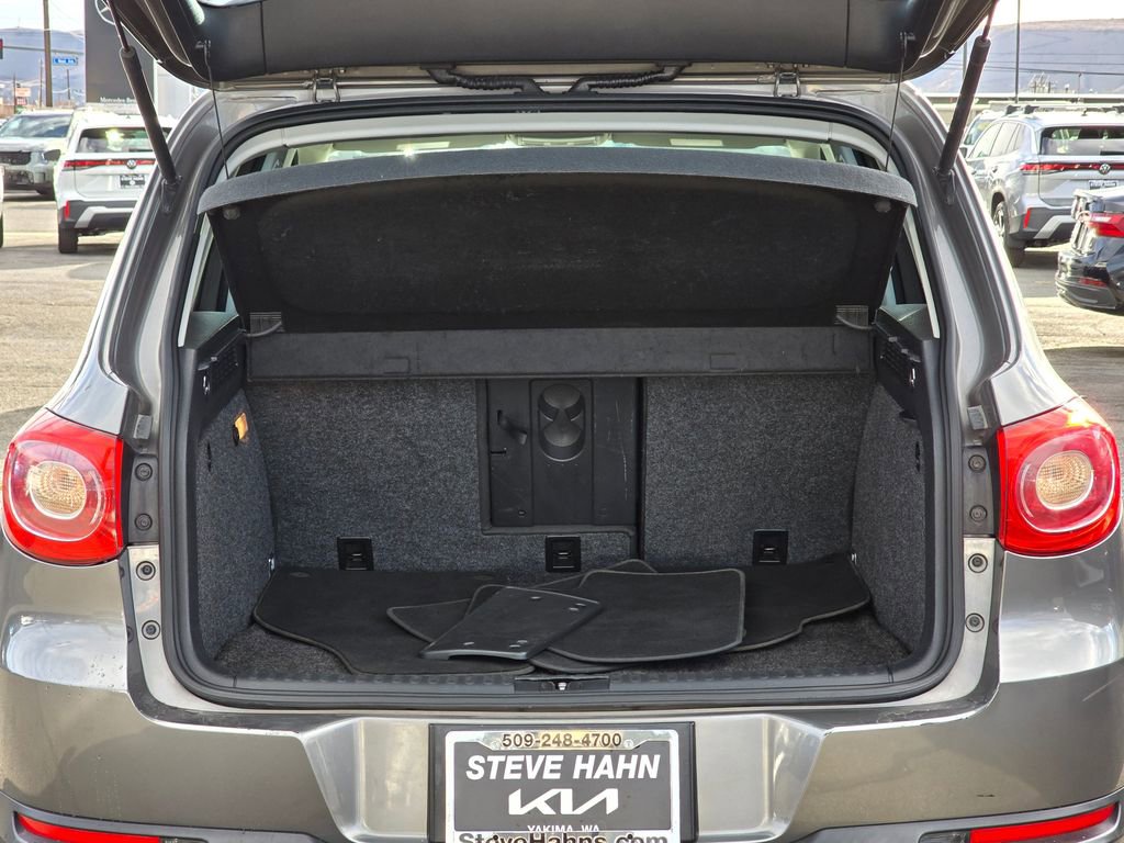 Used 2011 Volkswagen Tiguan S image 14