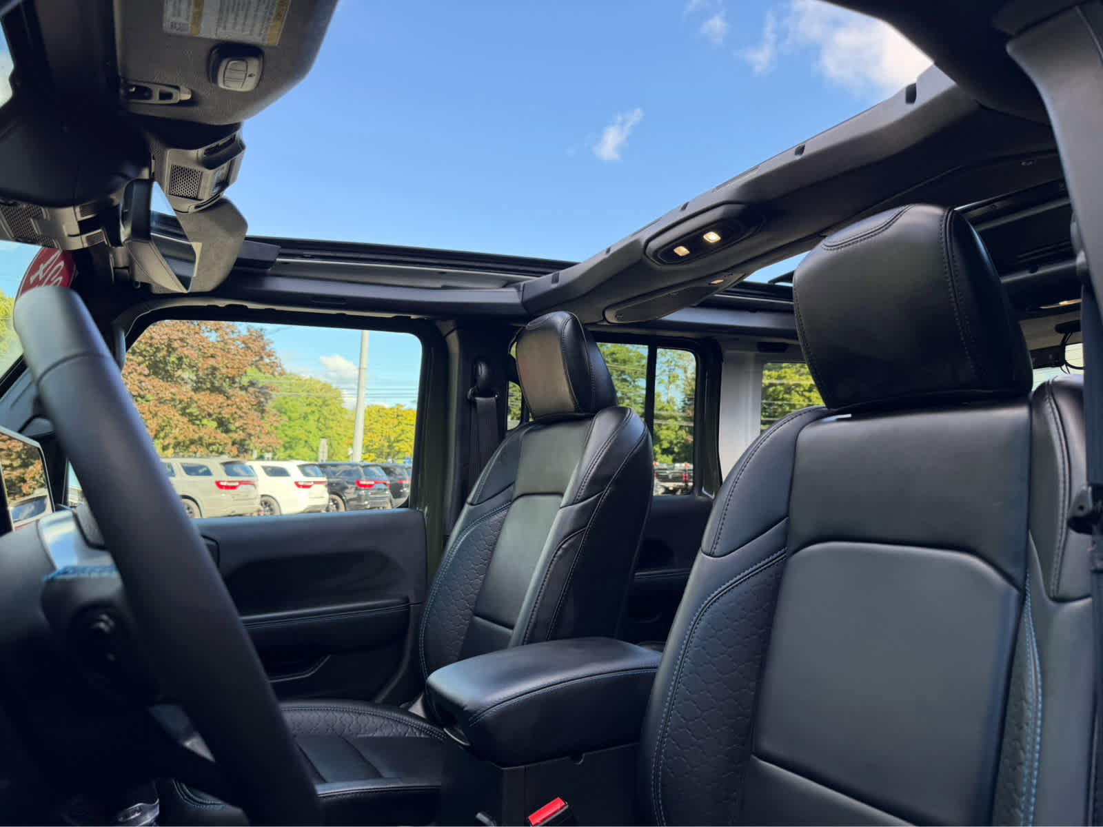 Used 2024 Jeep Wrangler High Altitude AWD/4WD image 21