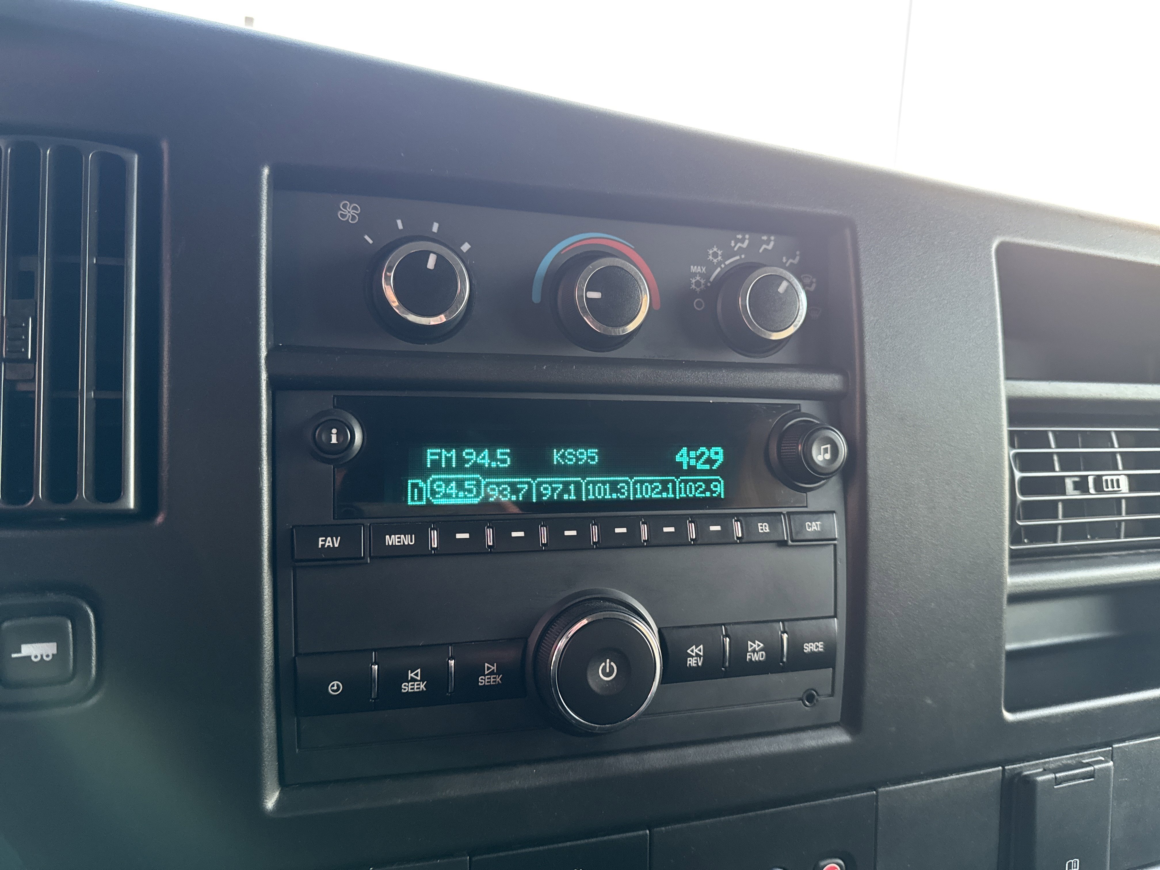 Used 2021 Chevrolet Express 2500 w/ Driver Convenience Package image 21