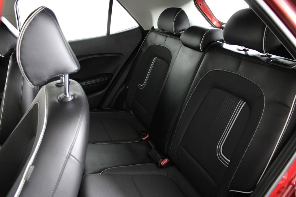 Certified 2023 Hyundai Venue Limited FWD image 21