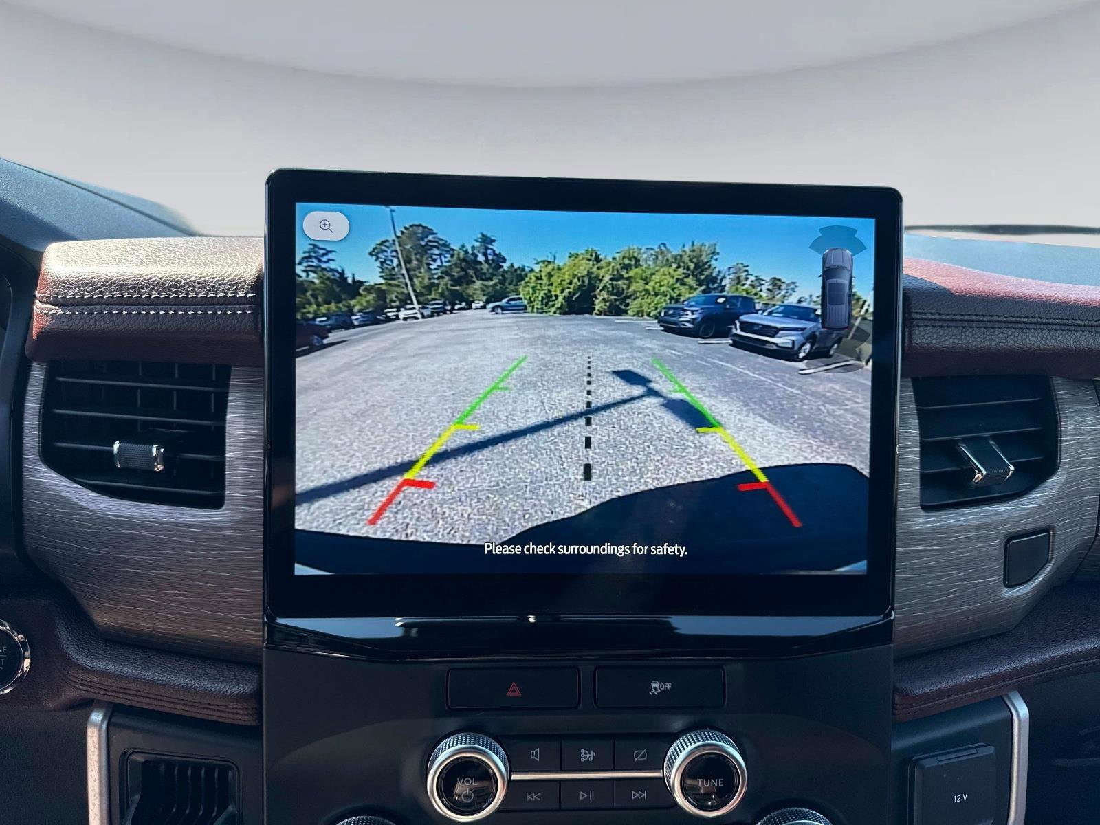 Used 2023 Ford Expedition Limited image 28