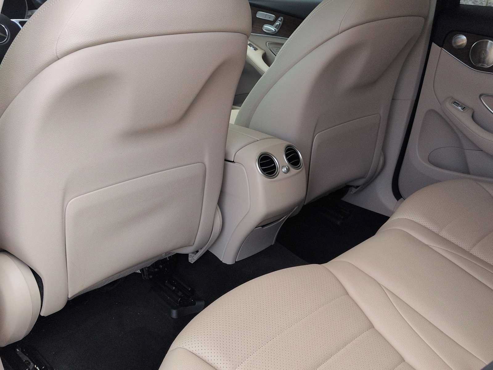 Used 2021 Mercedes-Benz GLC 300 4MATIC image 19