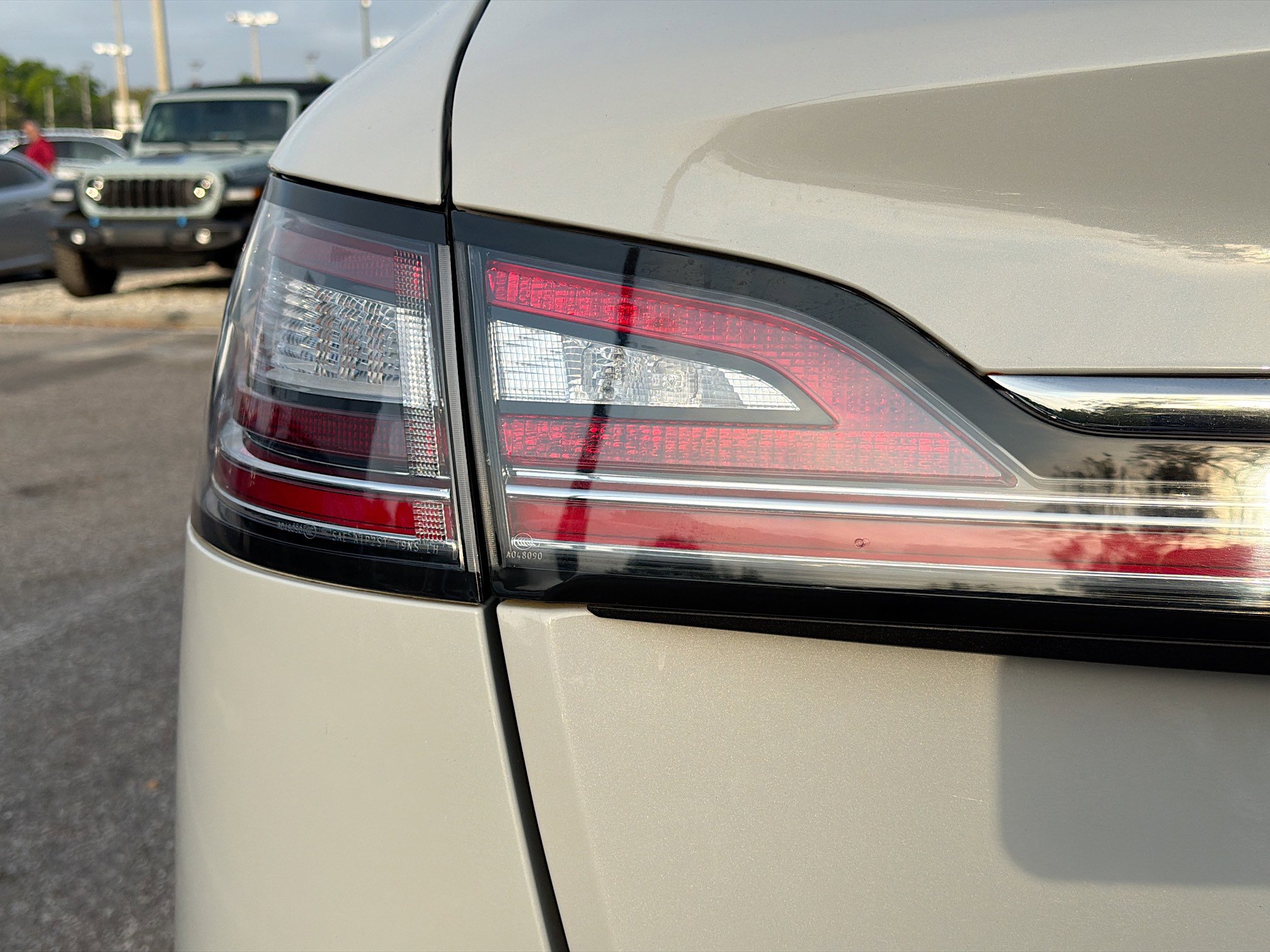 Used 2023 Lincoln Nautilus Reserve image 10