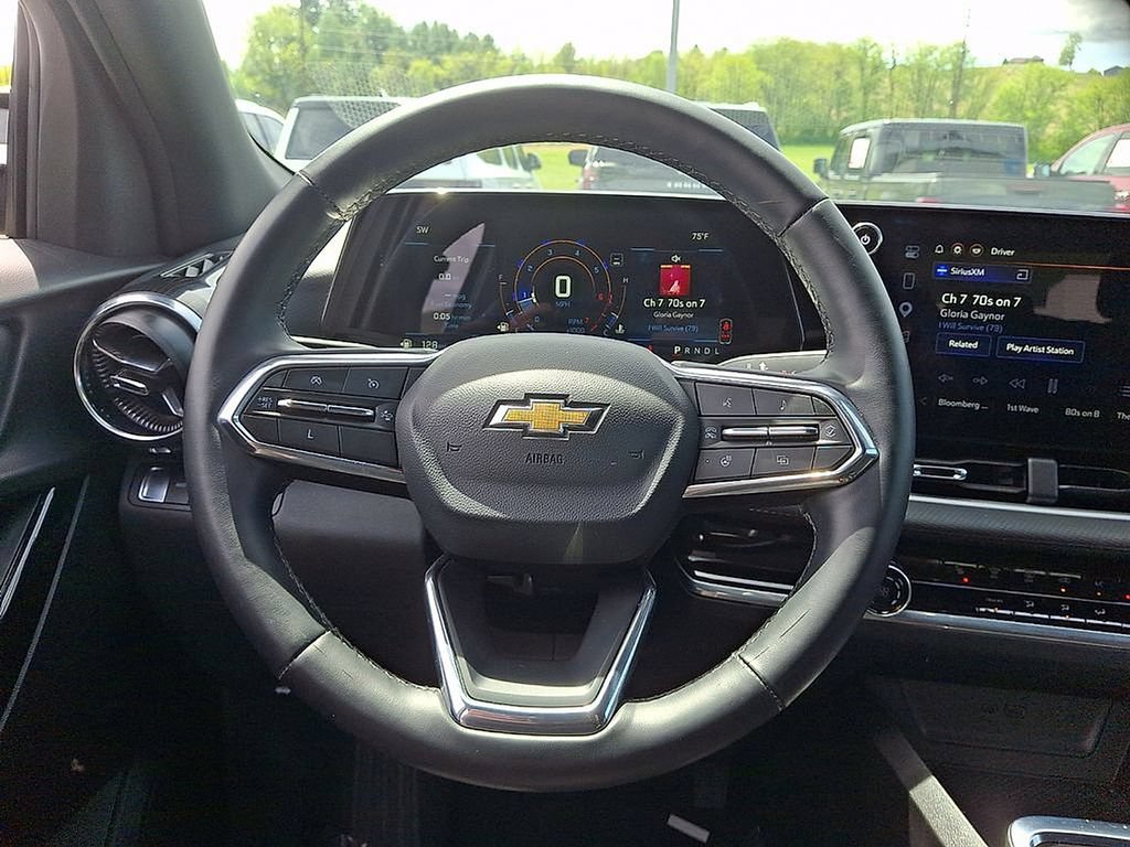 Used 2025 Chevrolet Equinox LT AWD/4WD image 19
