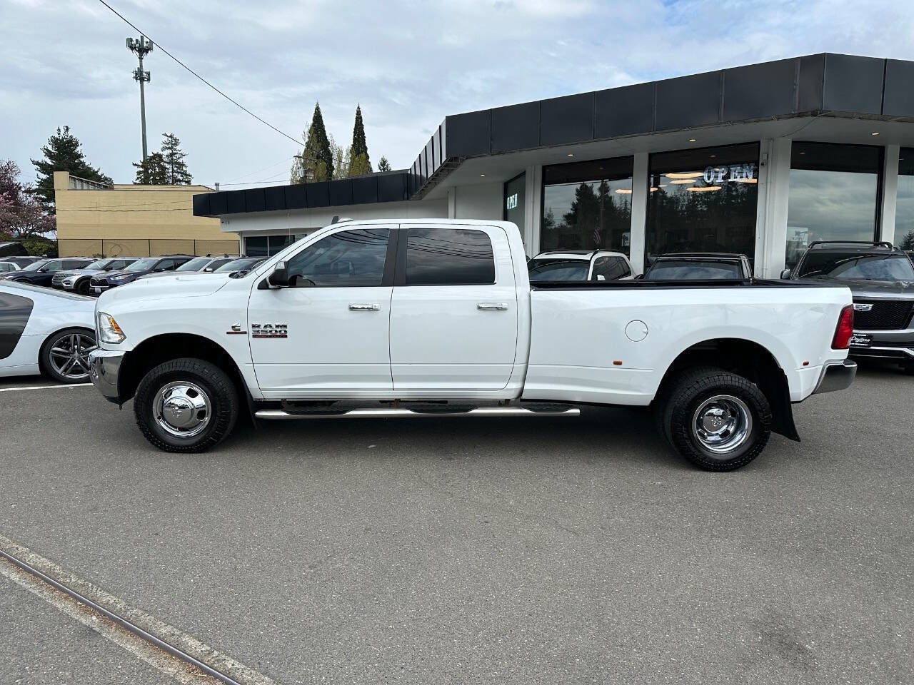 Used 2018 RAM 3500 Big Horn AWD/4WD image 2