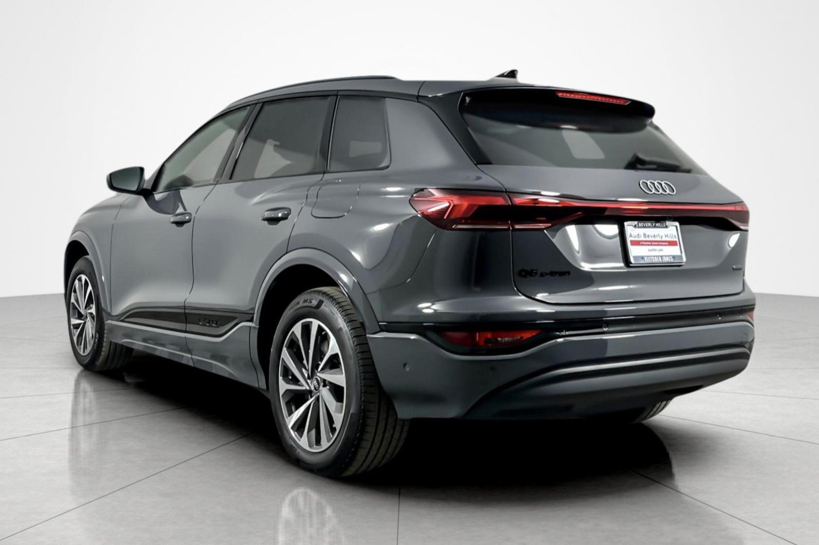New 2027 Audi Q6 e-tron Premium AWD/4WD image 4