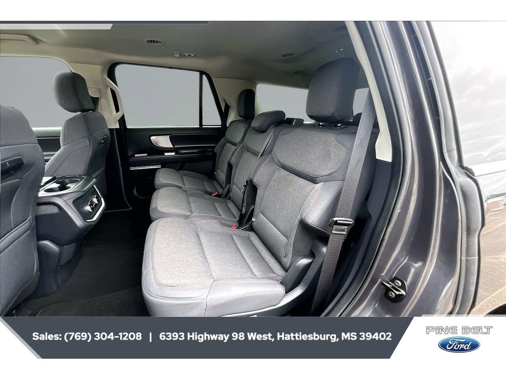 Used 2025 Ford Expedition Active RWD image 19