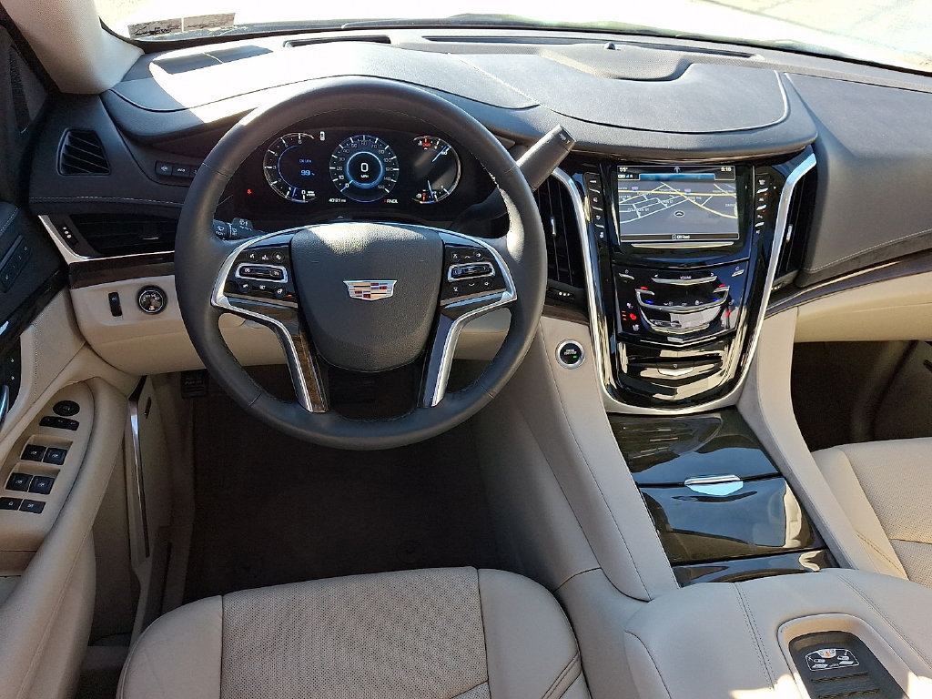 Used 2020 Cadillac Escalade Luxury AWD/4WD image 14