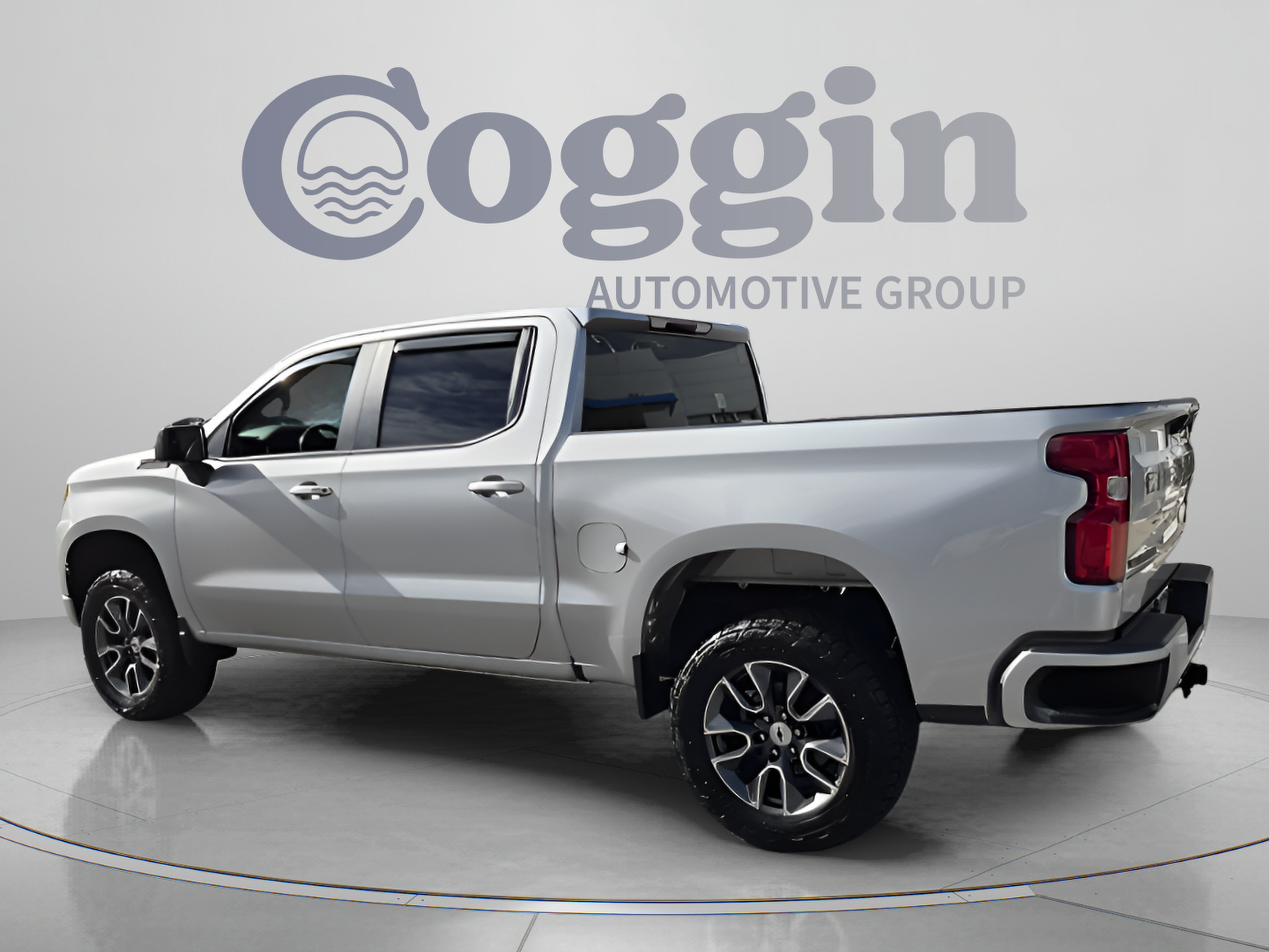 Used 2022 Chevrolet Silverado 1500 RST w/ Z71 Off-Road Package AWD/4WD image 3