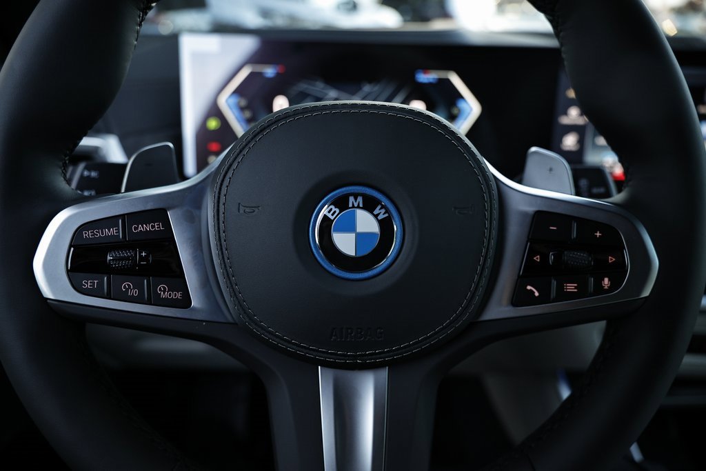 New 2026 BMW X5 xDrive50e w/ Executive Package image 33