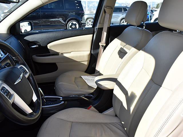 Used 2012 Chrysler 200 Limited image 10