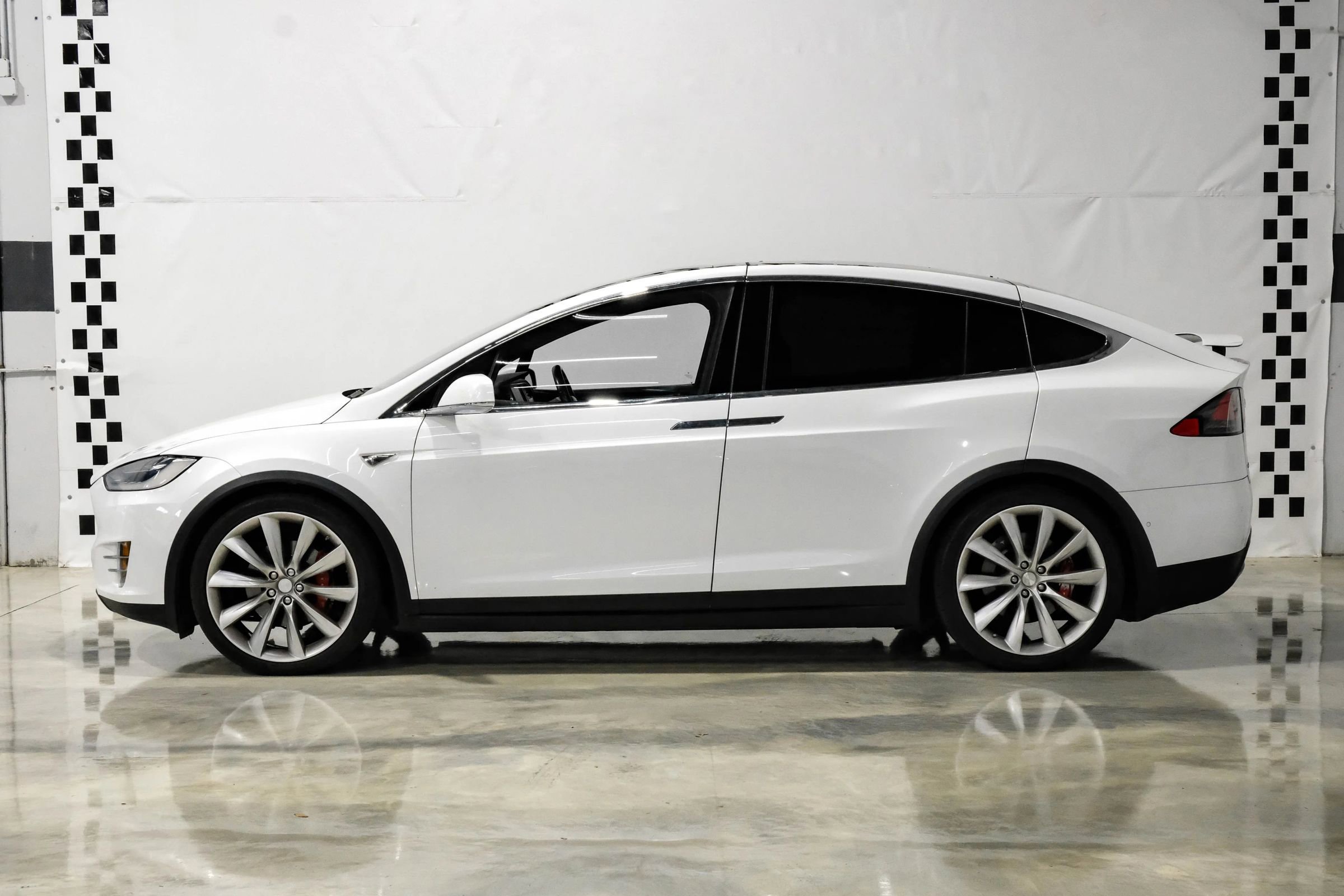 Used 2016 Tesla Model X P90D image 9