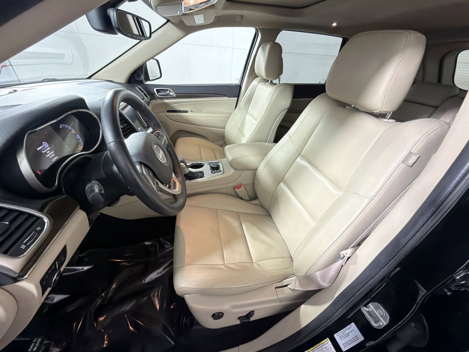 Used 2017 Jeep Grand Cherokee Limited image 13